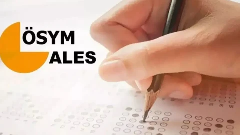 ALES sınavı için optik formu kurşun kalemle dolduran el