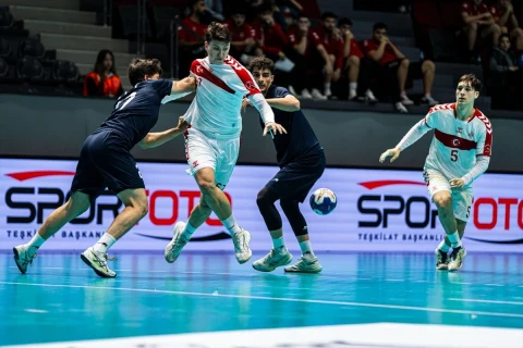 A Milli Erkek Hentbol Takımı Ankara’da İran’ı 36-30 yendi