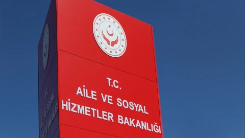 Aile ve Sosyal Hizmetler Bakanlığının kırmızı tabelası