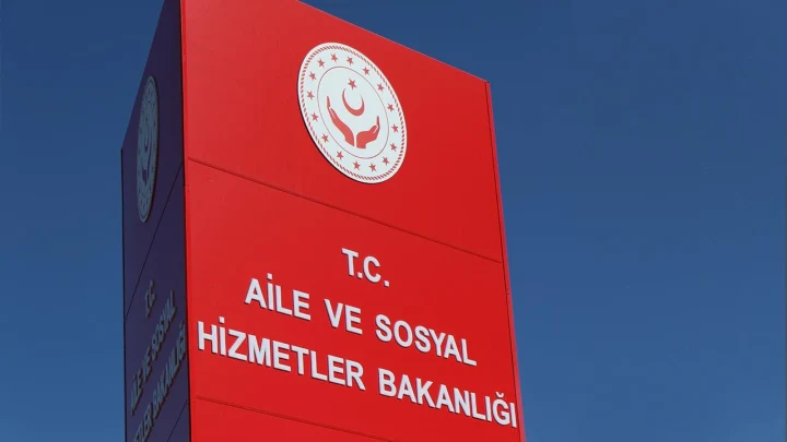Aile ve Sosyal Hizmetler Bakanlığının kırmızı tabelası