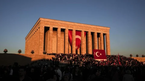 Anıtkabir 29 Ekim’de saat 22.00’ye kadar açık olacak