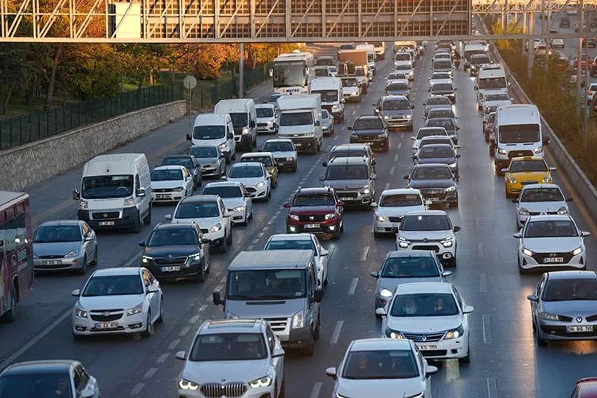 Ankara’da ana arterde yoğun araç akışı