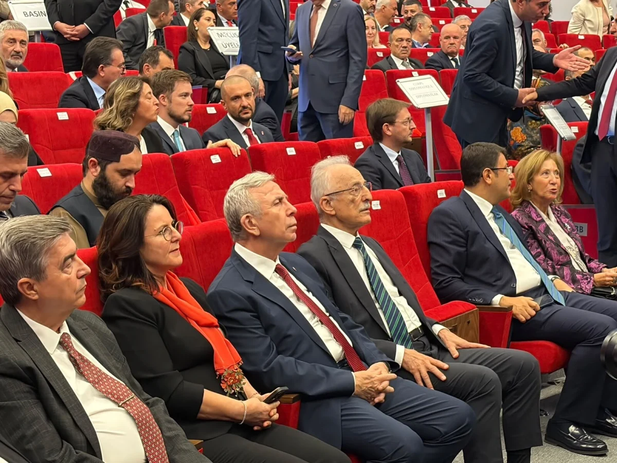 Ankara’nın başkent oluşunun 103’üncü yılı programına katılan davetliler