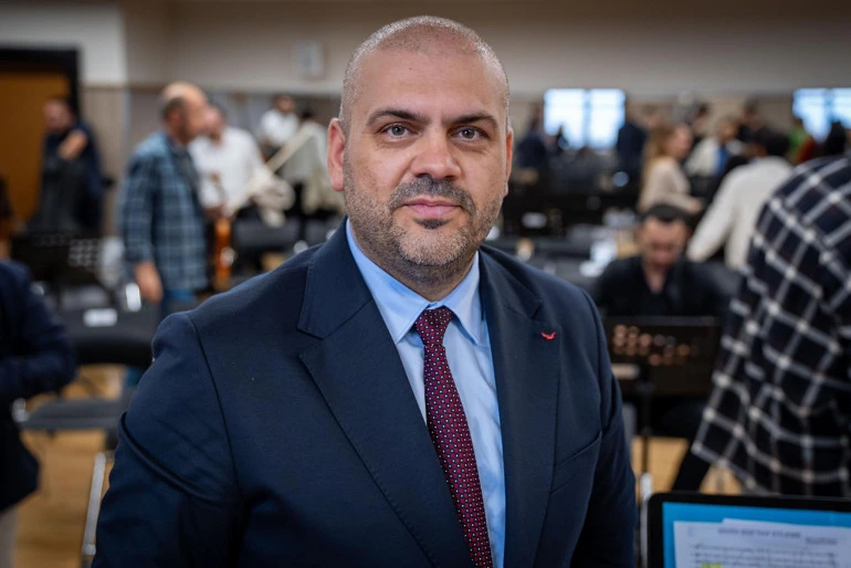 70 sanatçı tek orkestra... Hedef dünya sahnesi