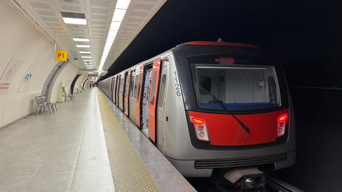 Metro peronunda duran tren
