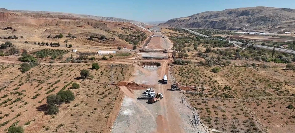 Ankara-Kırıkkale-Çorum-Samsun hızlı tren hattı güzergâhında sürdürülen çalışmalar