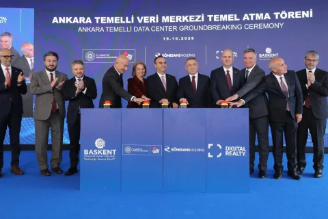 Ankara Temelli Veri Merkezi’nin temel atma töreninde katılımcılar sahnede