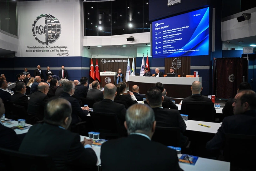 Ankara Sanayi Odası meclisi seçim toplantısı için salonda bir araya geldi