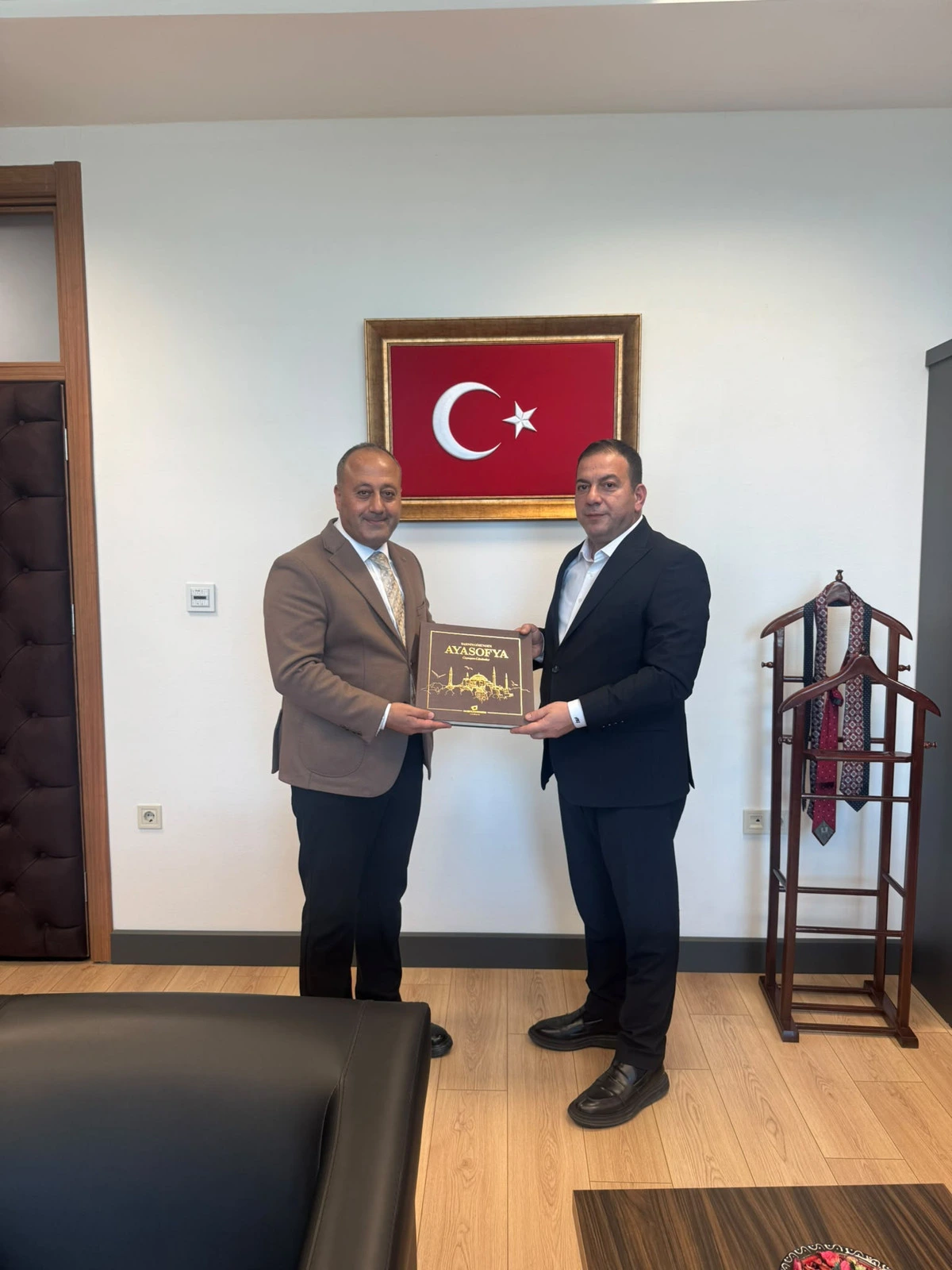 Atakan Çelik ve Kırıkkale Cumhuriyet Başsavcısı Ahmet Rüfai Şahin makam odasında