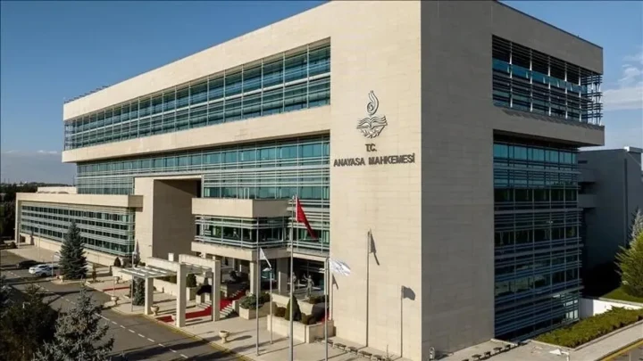 Anayasa Mahkemesi binasının dışarıdan görünümü