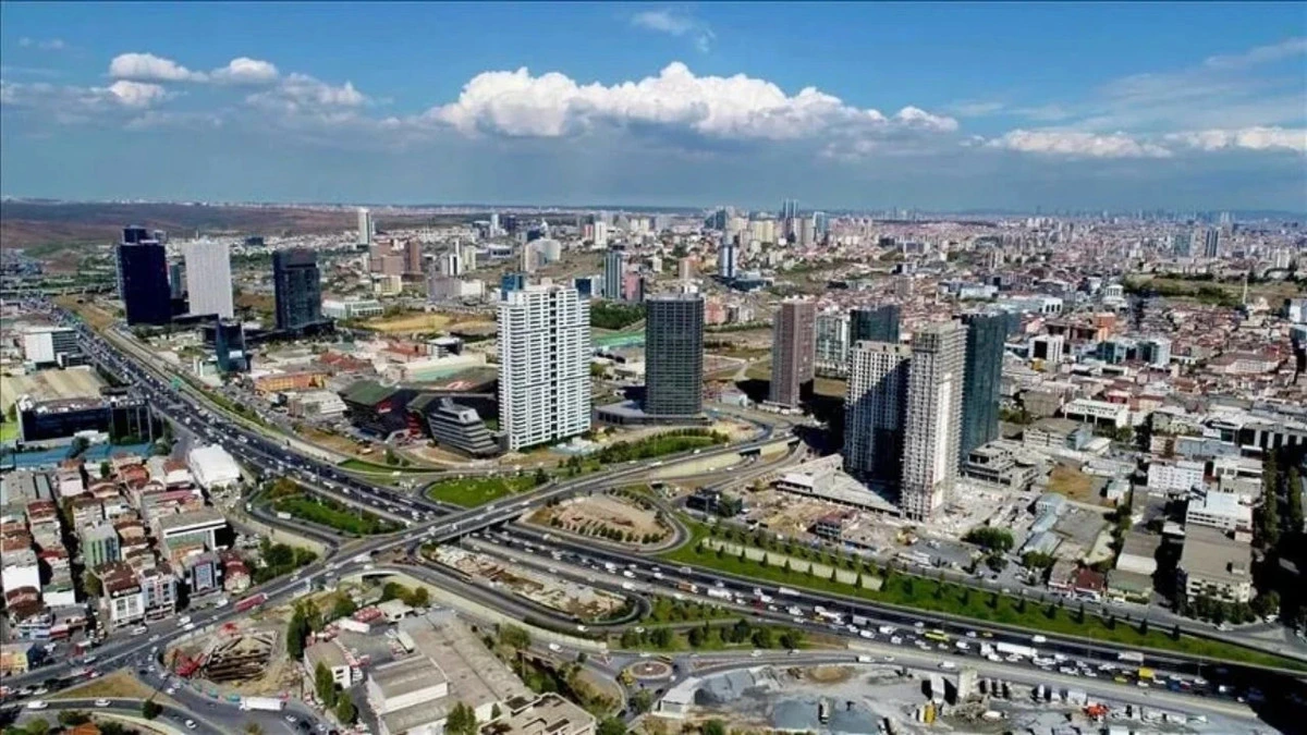 Bağlıca çevresinde konutlar ve ana ulaşım yollarının havadan görünümü