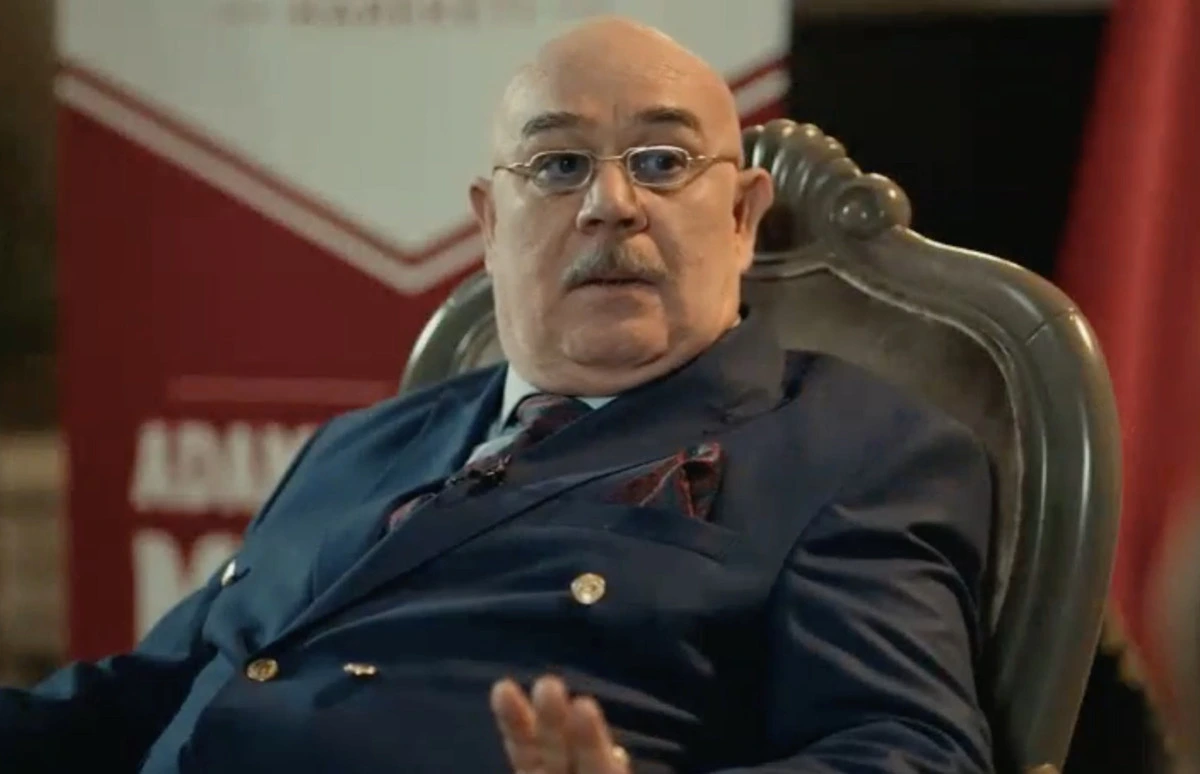 Behzat Ç. dizisinde Memduh Başgan karakterini canlandıran Güven Kıraç