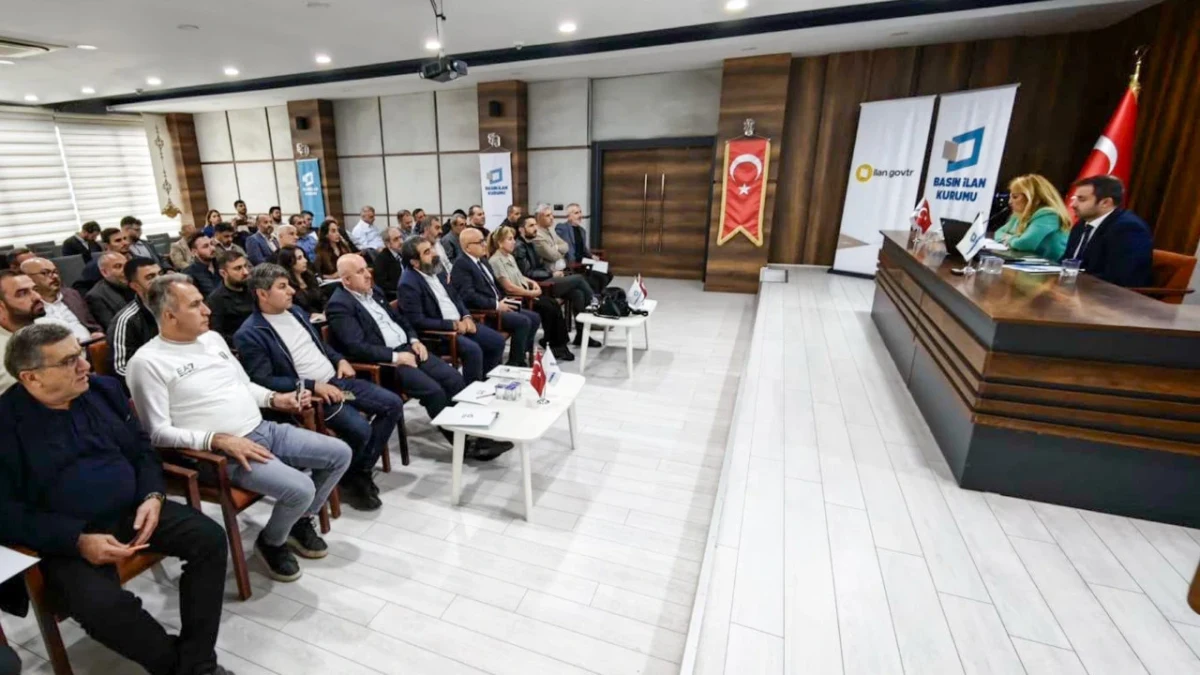 Diyarbakır Öğretmenevi Konferans Salonu’nda düzenlenen BİK mevzuat eğitimine katılan basın temsilcileri
