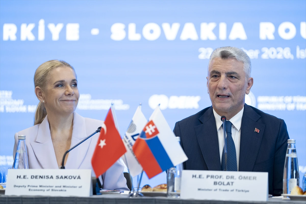 Ömer Bolat ve Denisa Sakova yuvarlak masa toplantısında