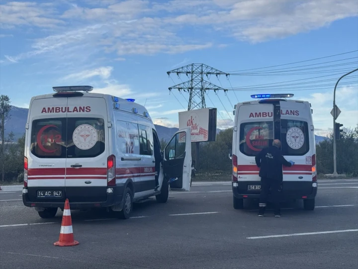 Bolu’daki kazanın ardından olay yerinde bulunan ambulanslar