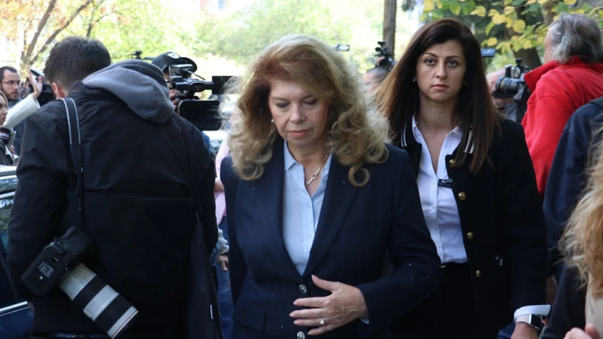 İliyana Yotova, Bulgaristan seçimleri sırasında basın mensuplarının arasında