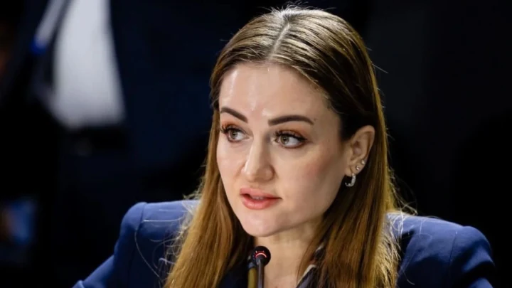 Antalya Büyükşehir Belediye Başkan Vekili Büşra Özdemir toplantı sırasında