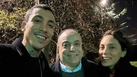Can Bonomo, babası Yaşar Bonomo ve Öykü Karayel ile birlikte