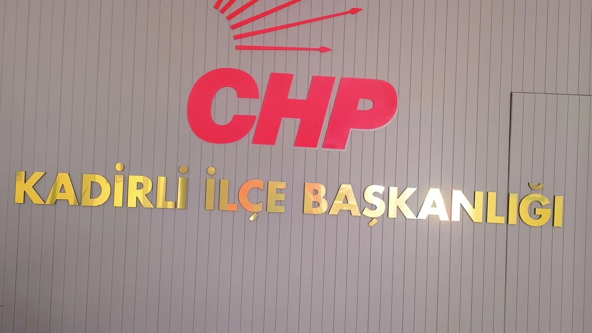 CHP Kadirli İlçe Başkanlığı yazısı ve CHP logosu