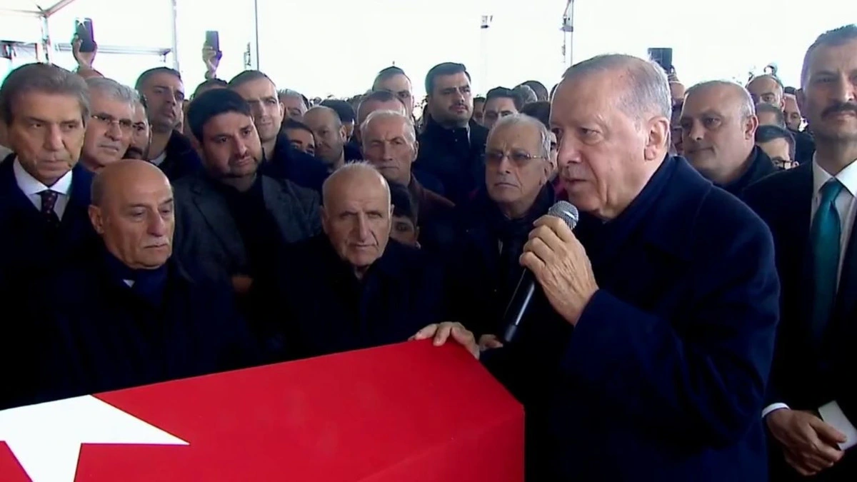 Cumhurbaşkanı Erdoğan cenaze töreninde cemaate hitap ediyor
