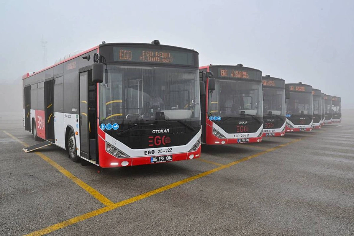 Sıralı halde bekleyen EGO otobüsleri