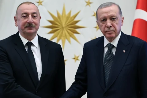 Recep Tayyip Erdoğan ve İlham Aliyev birlikte poz veriyor
