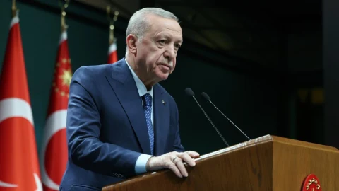 Recep Tayyip Erdoğan, Cumhurbaşkanlığı kürsüsünde konuşma yapıyor.