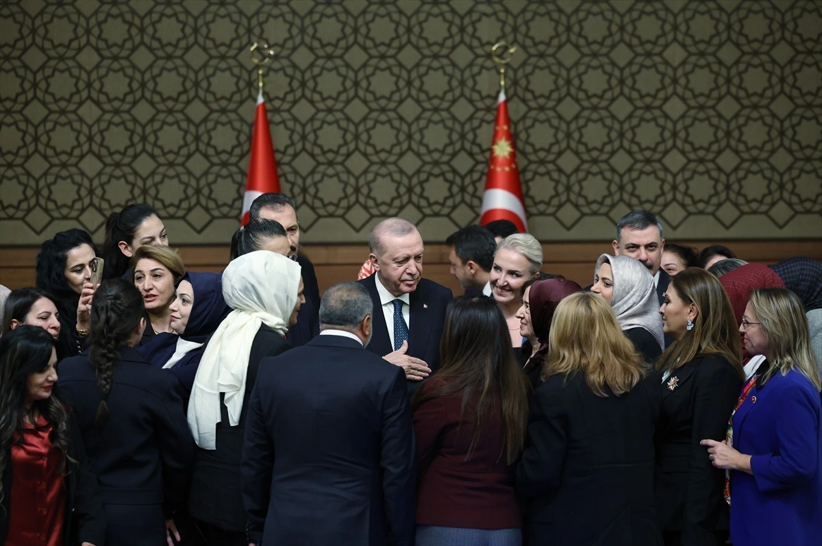 Recep Tayyip Erdoğan, Muhtarlar Günü buluşmasında katılımcılarla bir arada
