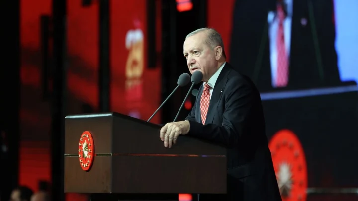 Cumhurbaşkanı Recep Tayyip Erdoğan kürsüde konuşma yapıyor