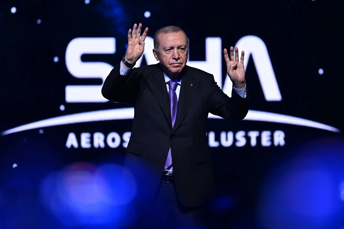 Cumhurbaşkanı Erdoğan, kongrede konuşma yaparken