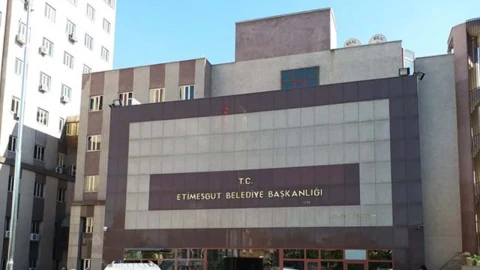 Etimesgut Belediye Başkanlığı binasının dış cephesi