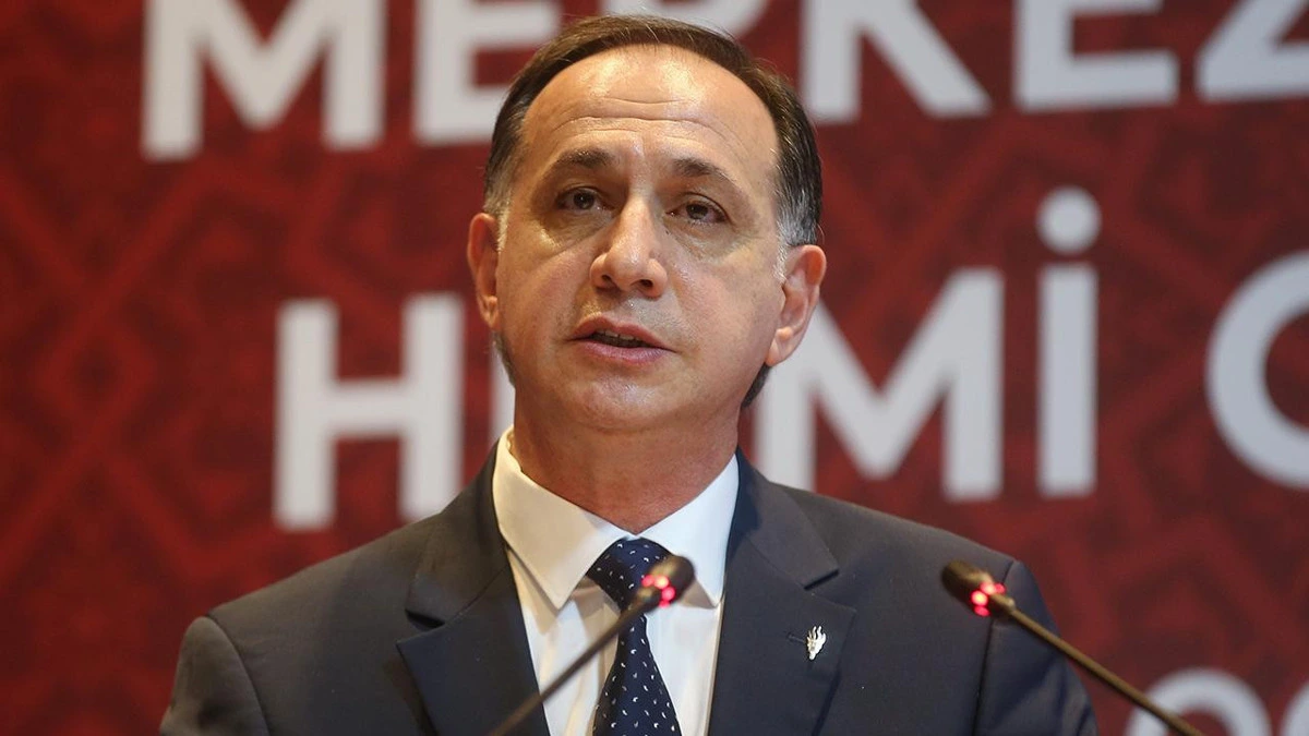 Ferhat Gündoğdu, MHK kürsüsünde konuşurken