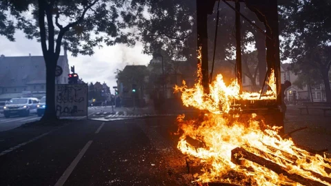 Fransa’da protestolar büyüdü: Yaklaşık bin kişi gözaltına alındı