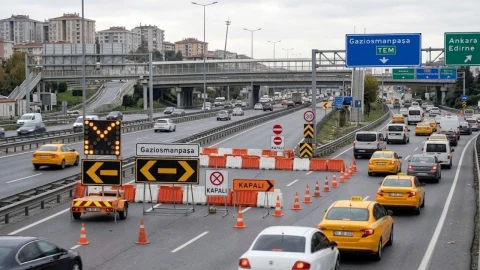 Gaziosmanpaşa Kavşağı’nda TEM Otoyolu çıkışındaki çalışma nedeniyle trafik düzenlemesi