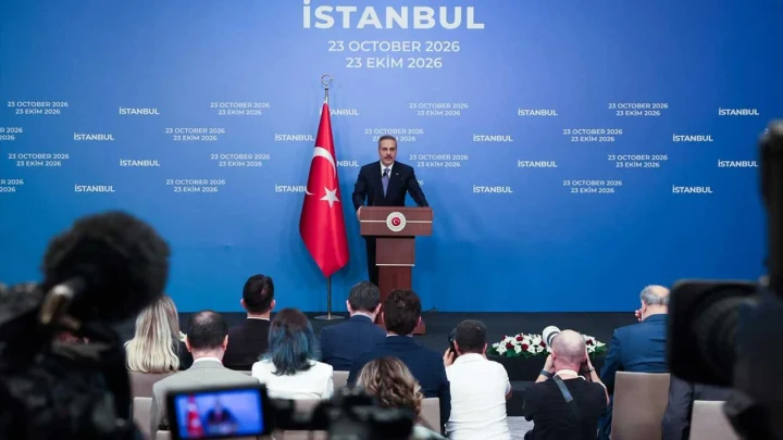 Hakan Fidan, İstanbul’da düzenlenen toplantının ardından basın açıklaması yapıyor