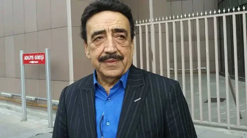 Hakkı Bulut sahnede rahatsızlandı, hastaneye kaldırıldı
