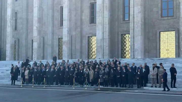 Hasan Gülay için TBMM önünde düzenlenen törene katılanlar
