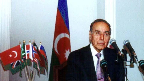 Aliyev ailesinin Azerbaycan siyasetindeki etkisi nasıl şekillendi?