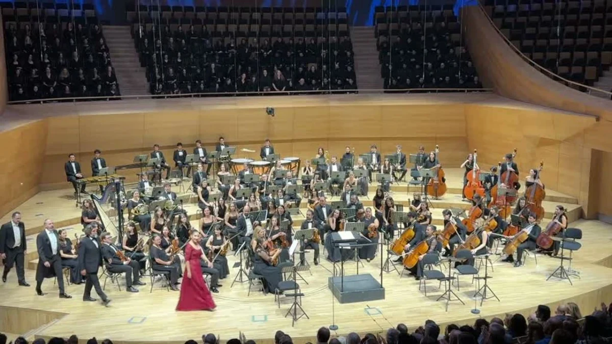 Hacettepe Üniversitesi Senfoni Orkestrası, “Yankılı Tepeler” konserinde sahnede