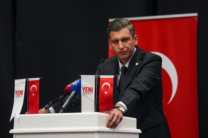 İbrahim Karaca, Yeni Parti Ankara kongresinde kürsüde