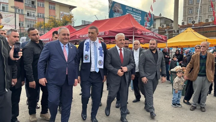 Iğdır-Kars Tanıtım ve Yöresel Lezzetler Günleri’nin açılışında protokol üyeleri etkinlik alanında