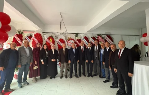 Kahramanmaraşlılar Derneği’nin Gölbaşı’ndaki açılış törenine katılan davetliler