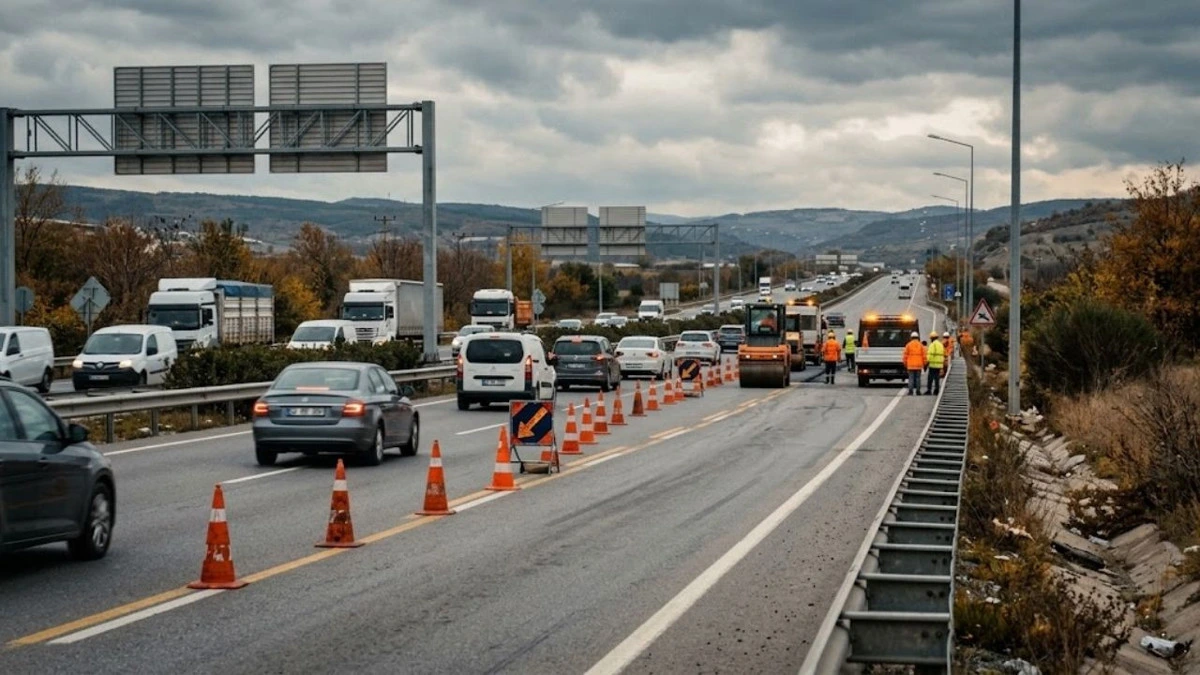 Koni ve iş makineleriyle ayrılmış yol çalışması alanı