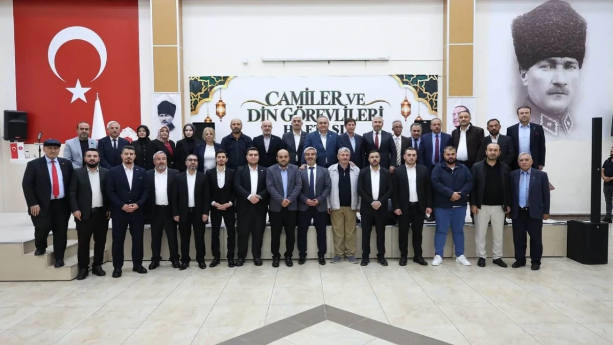 Keçiören’de Camiler ve Din Görevlileri Haftası programına katılanlar toplu halde