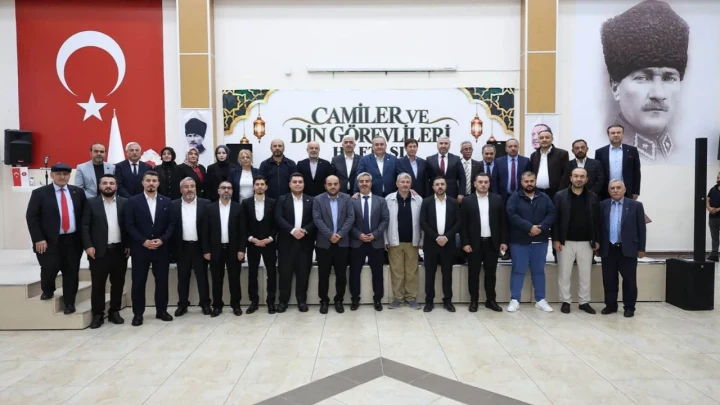 Keçiören’de Camiler ve Din Görevlileri Haftası programına katılanlar toplu halde