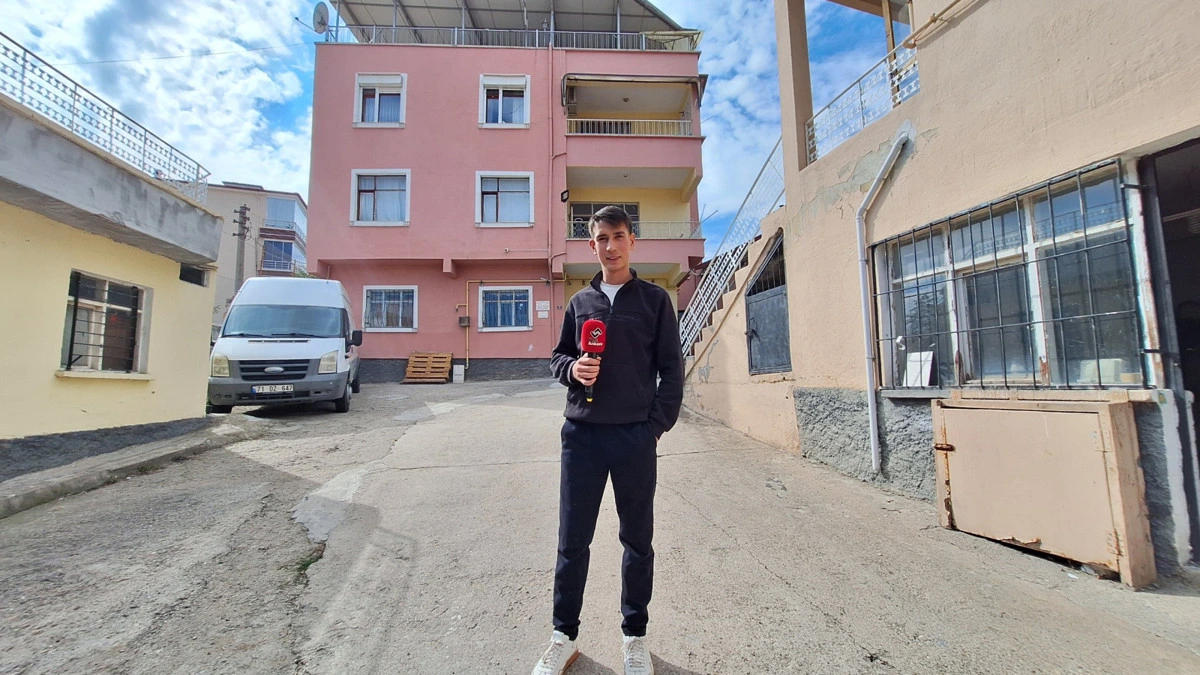 Abdulbaki Olpak, Kırıkkale’de aile işletmesinin bulunduğu binanın önünde