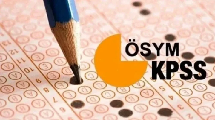 Optik cevap formu üzerinde işaretleme yapan kalem ve ÖSYM KPSS görseli