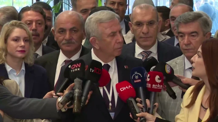 Mansur Yavaş, TBB Başkan Vekili seçimi öncesinde gazetecilerin sorularını yanıtlıyor