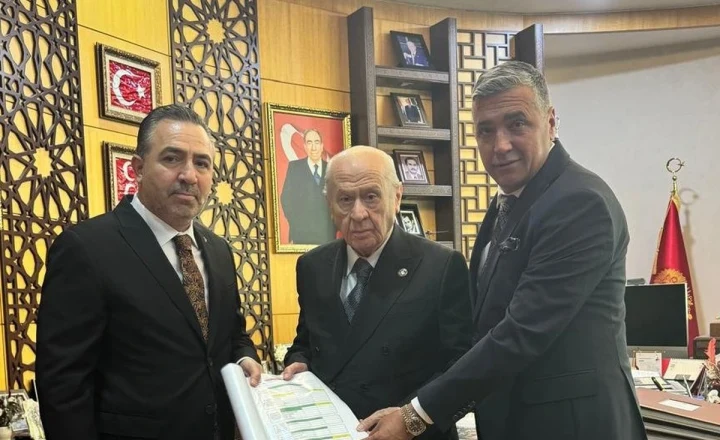 Alparslan Doğan ve Seçkin Odabaşı, ATO seçim sonuçlarını Devlet Bahçeli’ye sunarken