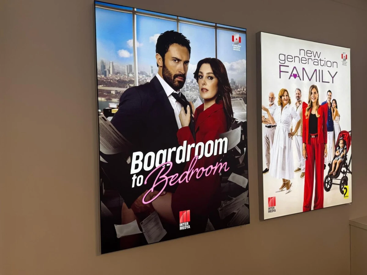MIPCOM’da sergilenen Türk dizi afişleri